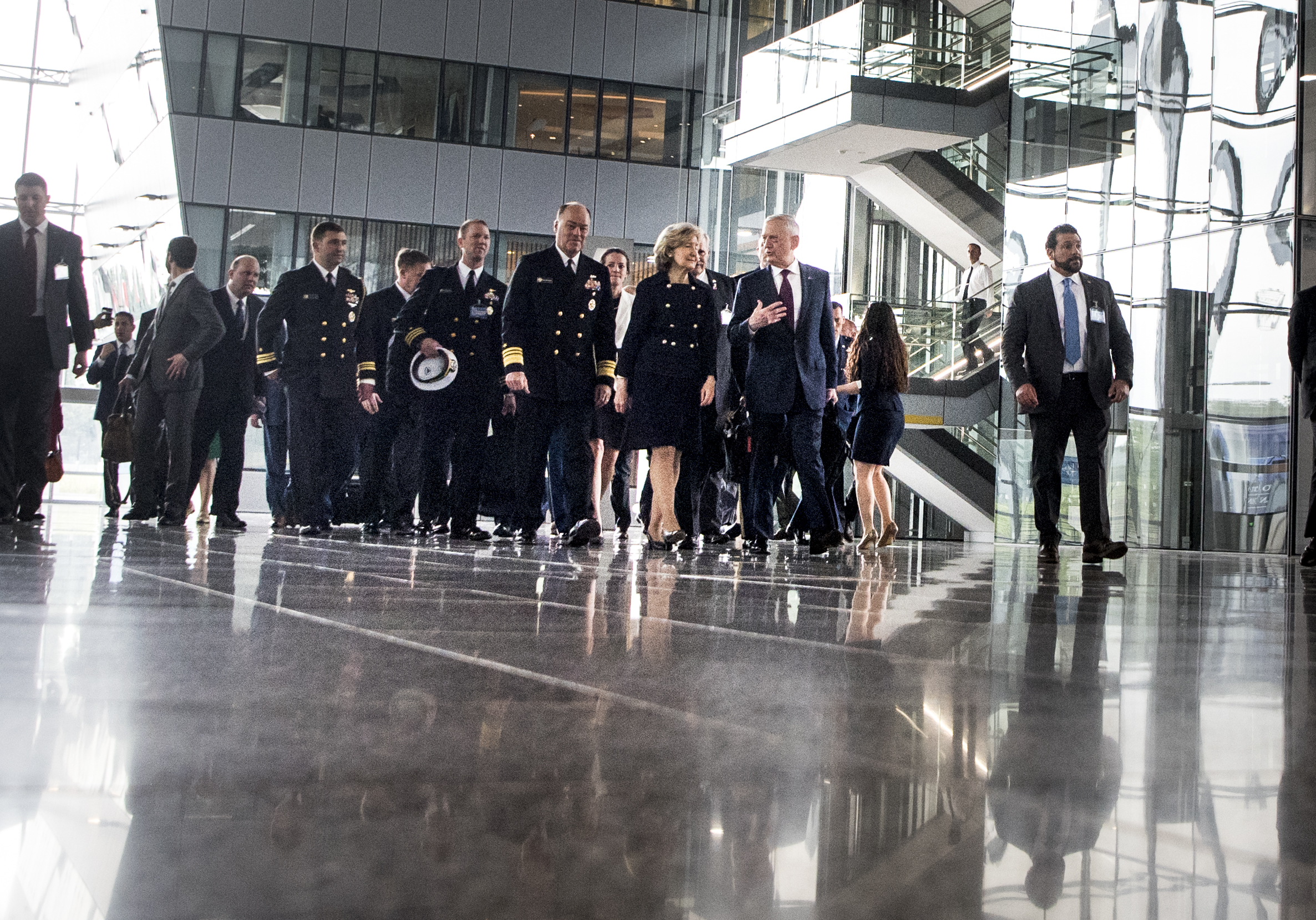 Strategia Moscovei de slăbire a voinței aliaților Ucrainei și impactul reducerilor militare ale SUA asupra NATO