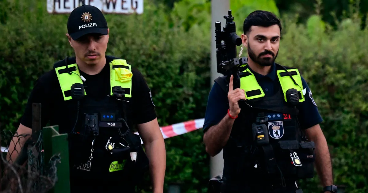 Serviciile germane caută depozite secrete de armament pregătite de agenții ruși pentru sabotaje