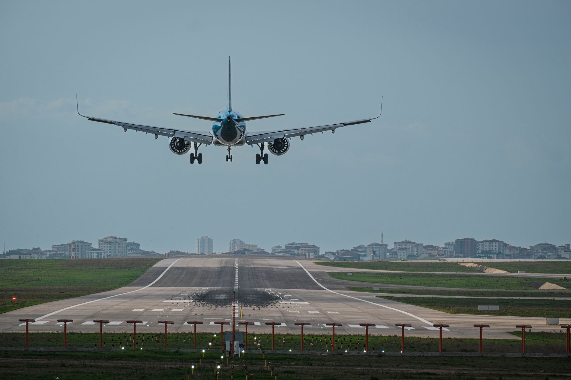 Alertă de securitate majoră în spațiul aerian: avion Flydubai a aterizat de urgență în Arabia Saudită