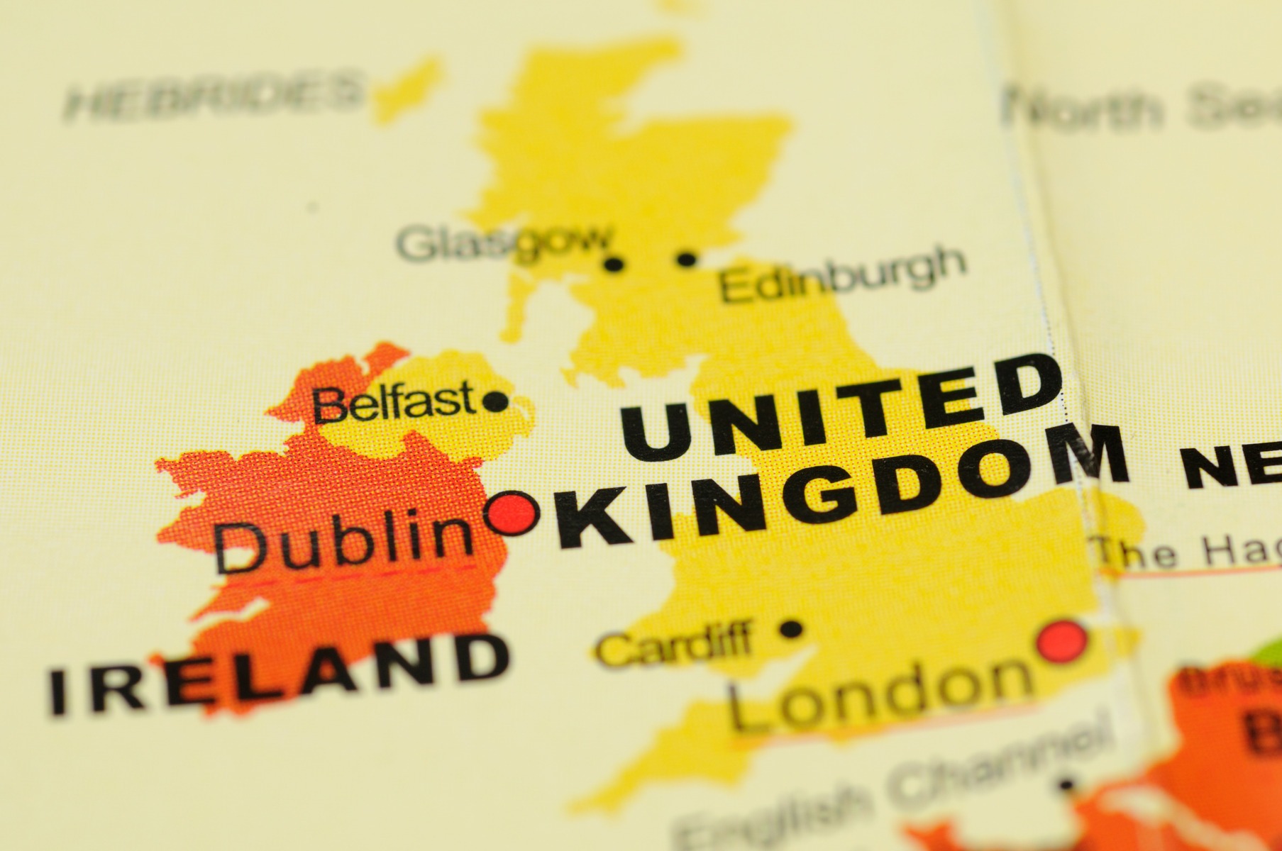 Premierul britanic Andy Burnham propune evaluarea unor noi modele de relaționare cu Uniunea Europeană