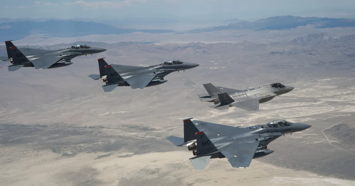 Avioane F-35 ale SUA se deplasează spre Golful Persic după suspiciuni privind implicarea Iranului