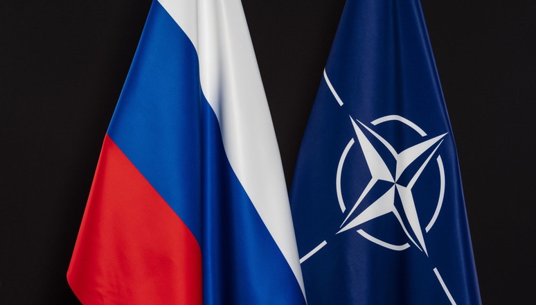 Riscul de declanșare a Articolului 5 NATO în cazul unui atac asupra fabricilor de armament europene