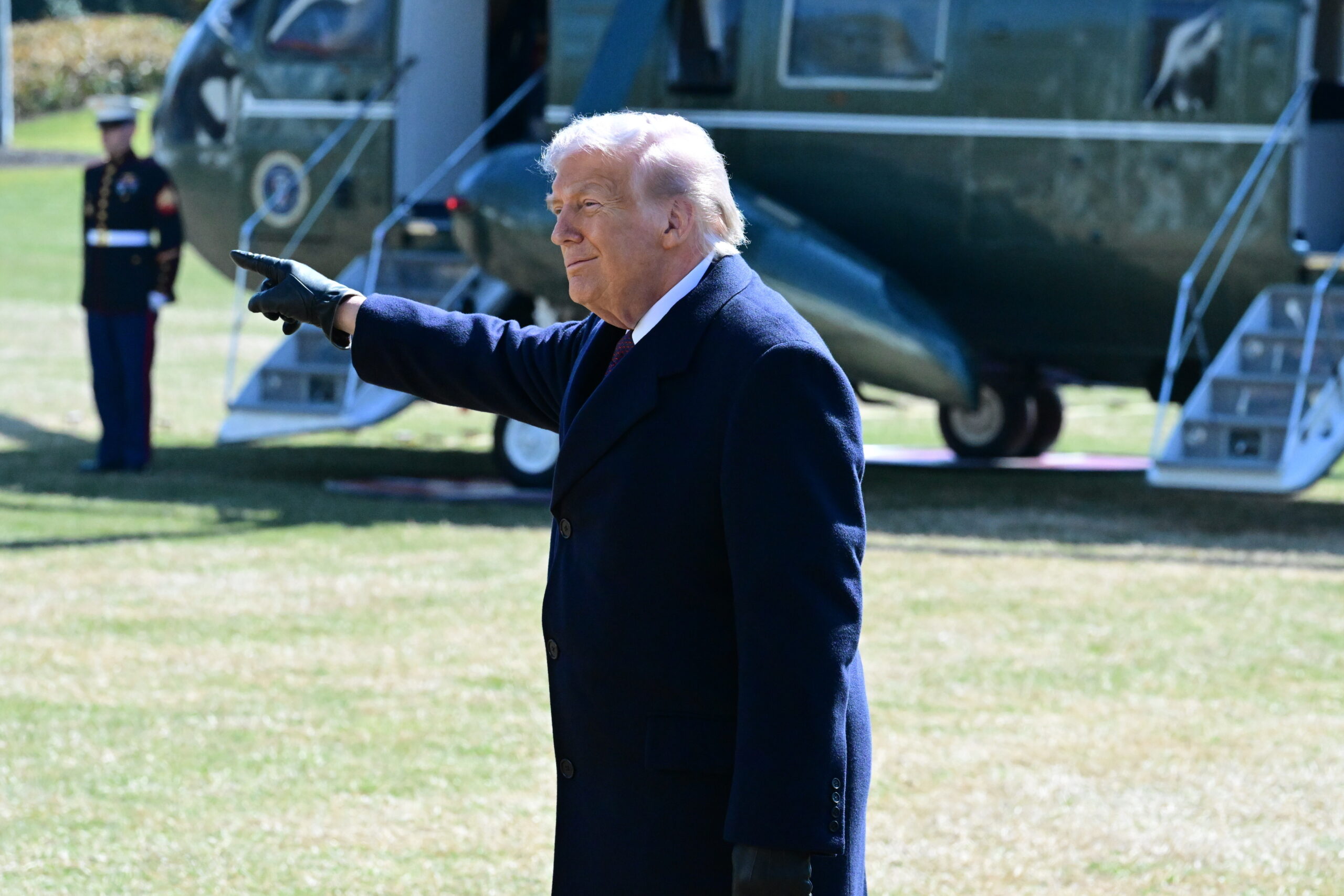 Donald Trump amenință Teheranul cu o ripostă dură după atacul asupra unui avion Flydubai