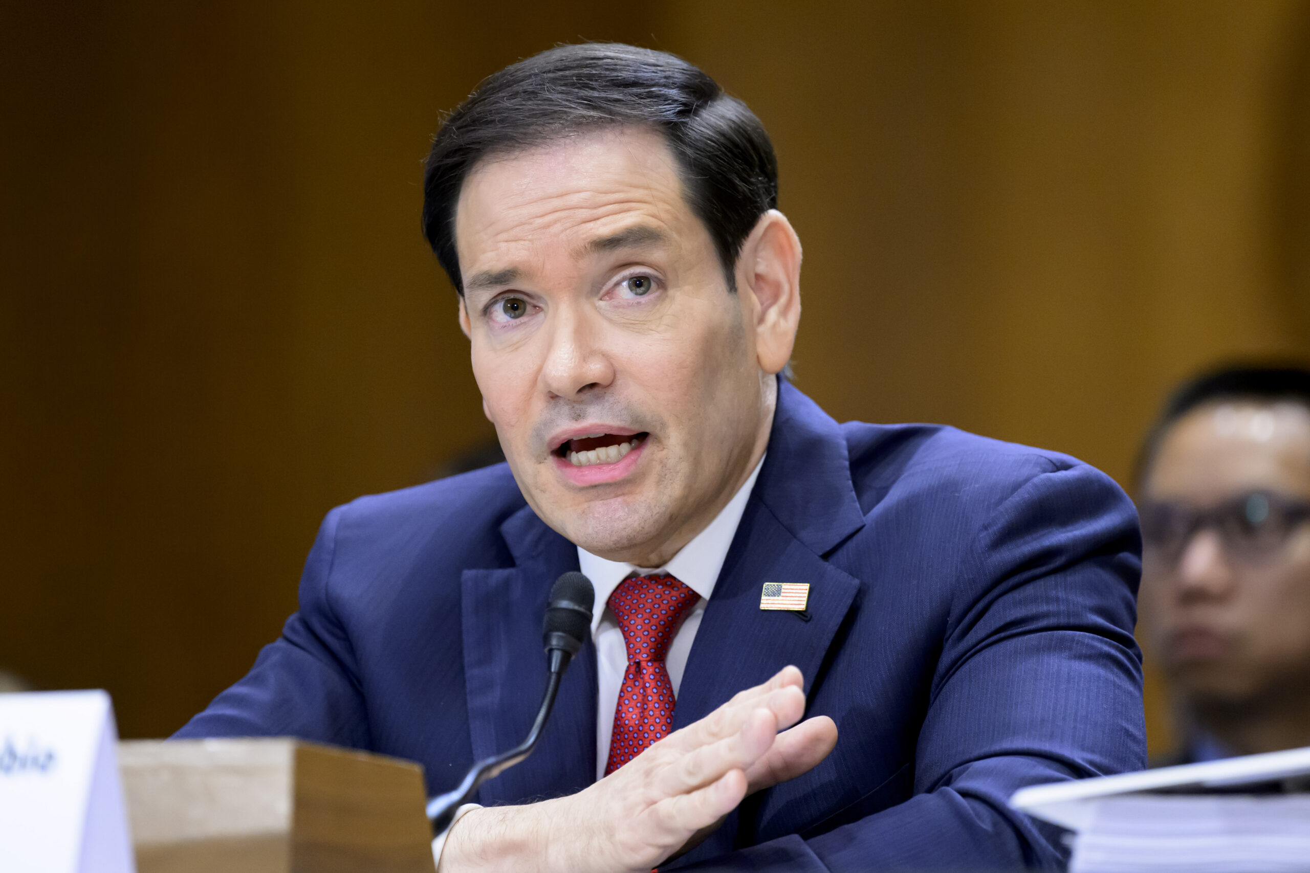Marco Rubio îi apără pe Kimberly Guilfoyle în urma acuzațiilor privind destabilizarea guvernelor din regiune