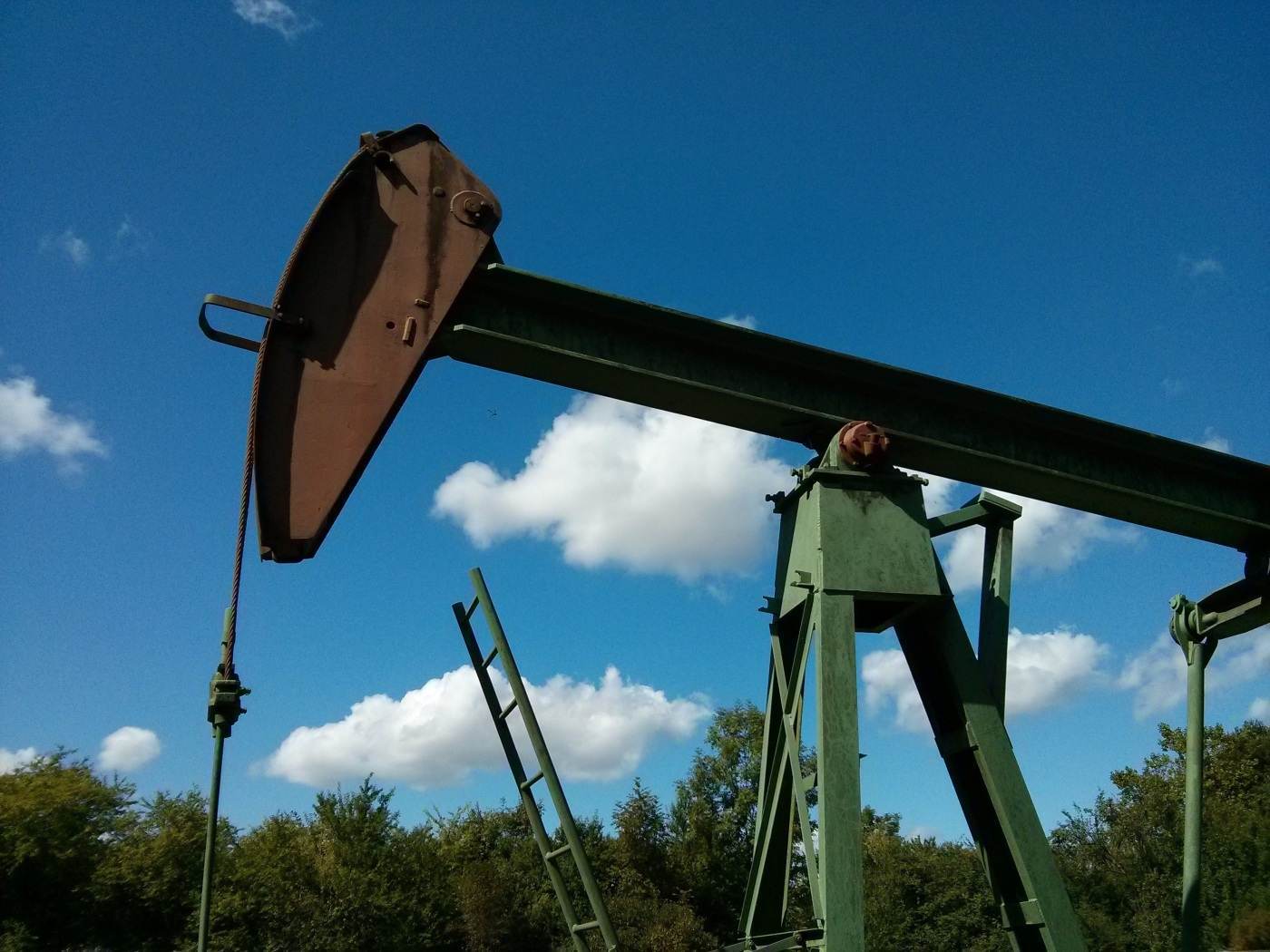 AIE confirmă eliberarea a 325 de milioane de barili de petrol din rezervele strategice