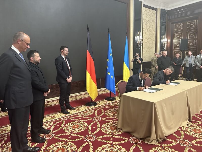 Parteneriat strategic între ARX Robotics și Roboneers pentru producția de roboți militari în Ucraina
