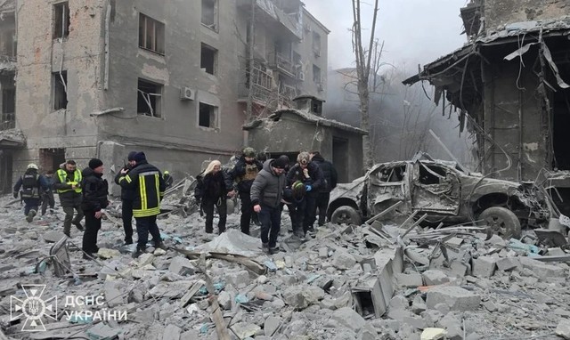 Atacuri cu bombe ghidate asupra Harkovului: șase morți și zeci de răniți, inclusiv copii