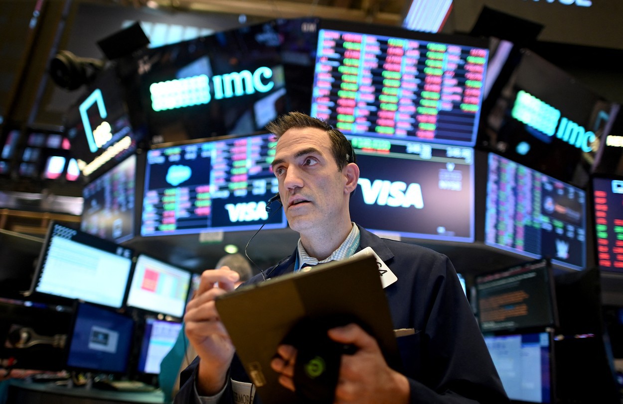 Vânzarea masivă de titluri de stat din SUA afectează companiile americane și crește riscul de default