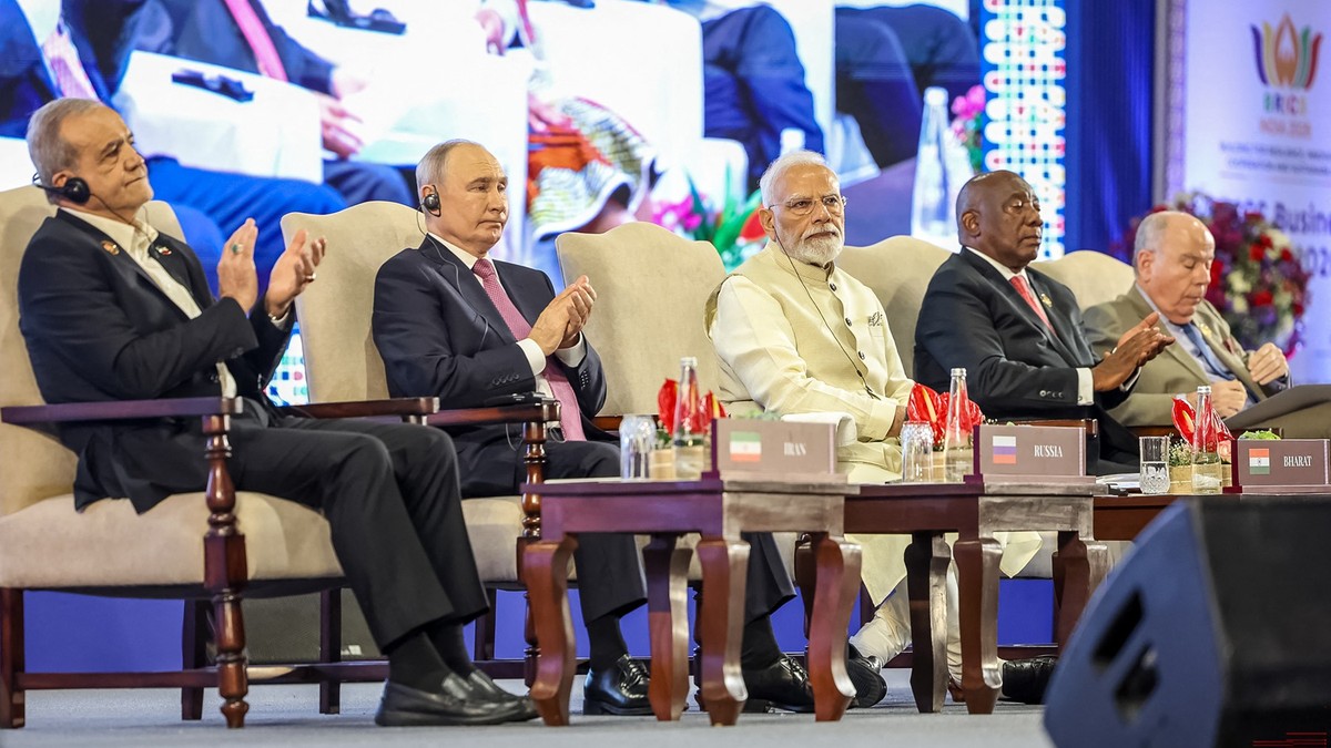 Scenarii de criză pentru comerțul global: fragmentarea geopolitică amenință economia mondială
