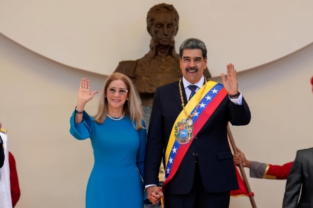 Justiția americană a extins acuzațiile de tortură împotriva lui Nicolas Maduro și Cilia Flores
