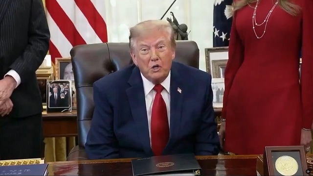 Tranzacții financiare masive ale lui Donald Trump în august, în contextul deciziilor privind industria spațială și alimentară