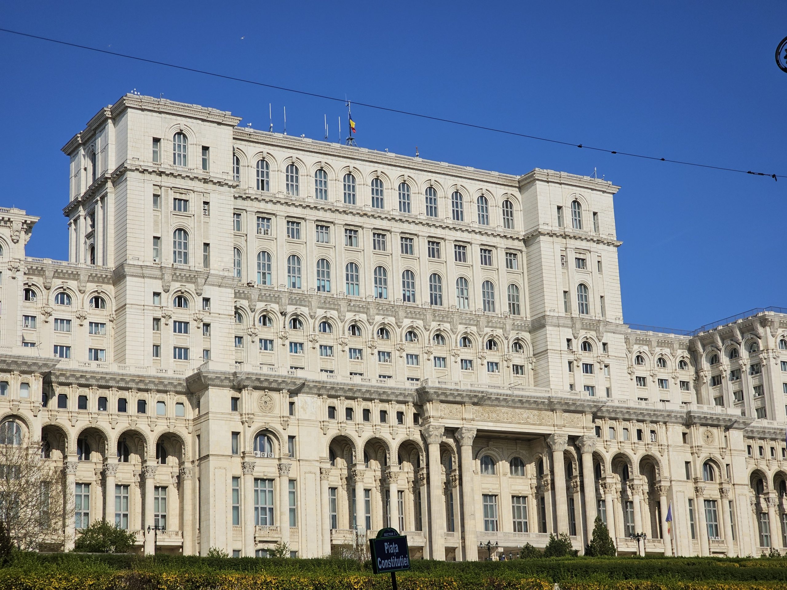 Comisiile de Apărare au aprobat trimiterea a 20 de militari în cadrul Comandamentului pentru Ucraina