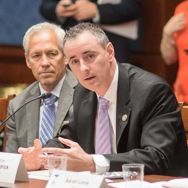 Inițiativă legislativă republicană pentru blocarea importurilor de petrol rusesc sub presiunea acordului Trump-Putin