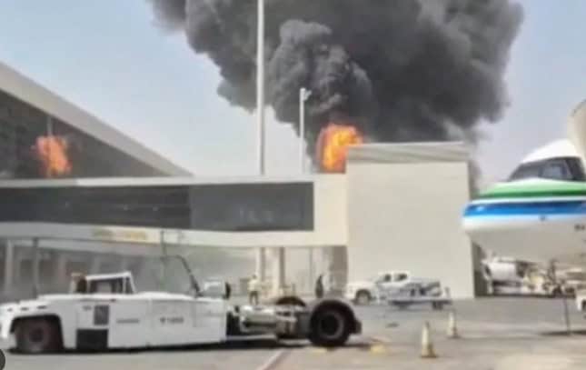 Escaladarea conflictului din Yemen: Atacuri Houthi asupra aeroportului din Riad și amenințarea cu ripostă militară
