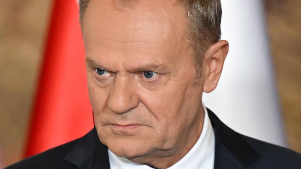 Alertă de securitate în Polonia: Premierul Donald Tusk și ministrul Apărării sunt țintele unui posibil atentat