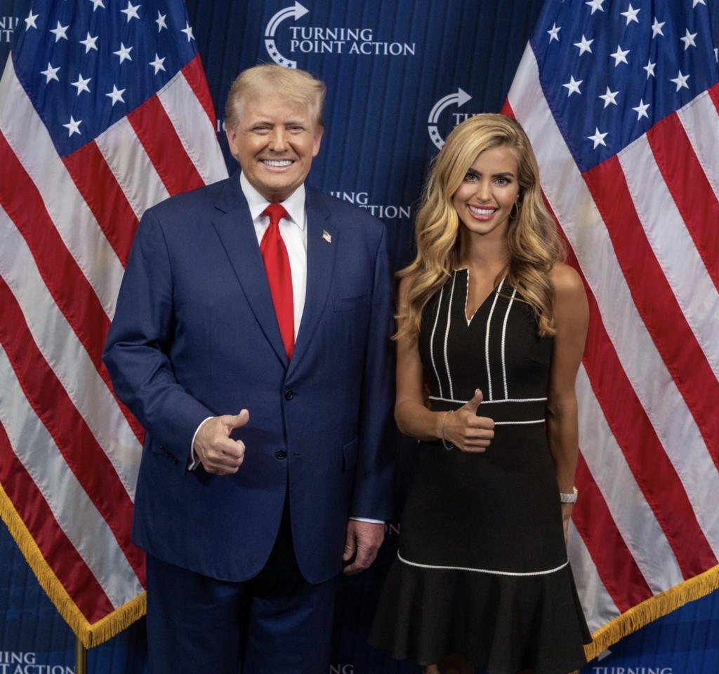 Controversele privind trecutul digital al noii purtătoare de cuvânt a lui Trump, Katie Zacharia