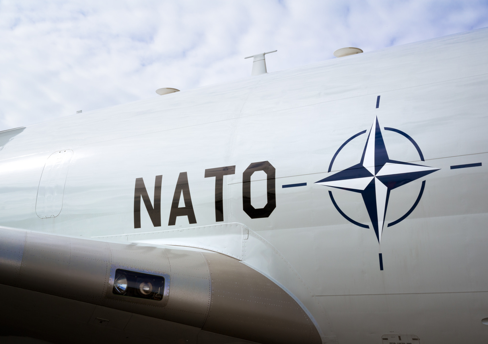 Fondul NATO pentru Inovare își extinde activitatea în Polonia pentru combaterea amenințărilor cu drone