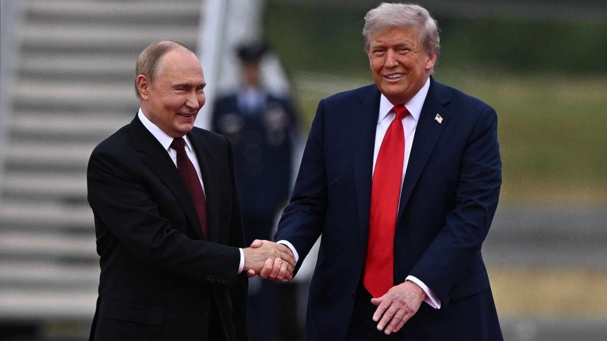 Politica de putere a lui Trump: sancțiuni împotriva CPI și acorduri energetice cu Moscova