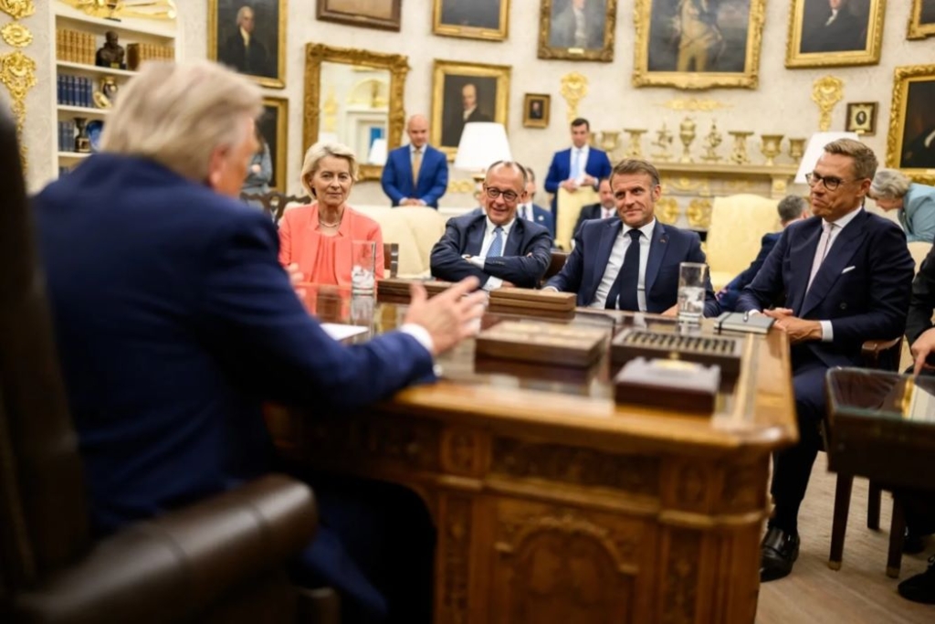 Schimbarea de poziție a lui Donald Trump: Amenințarea cu suspendarea armelor pentru Ucraina după acordul cu Putin